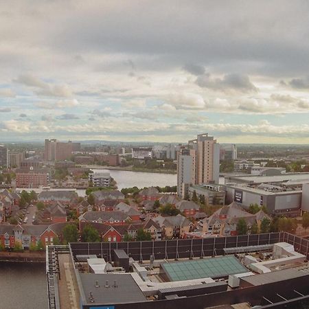 Hallsphere - Stunning Apartment Salford Quays Manchester Exterior photo