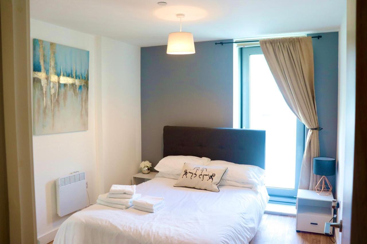 Hallsphere - Stunning Apartment Salford Quays Manchester Exterior photo