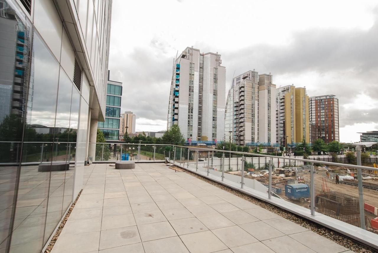 Hallsphere - Stunning Apartment Salford Quays Manchester Exterior photo