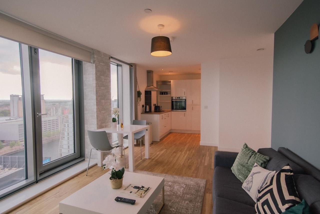 Hallsphere - Stunning Apartment Salford Quays Manchester Exterior photo