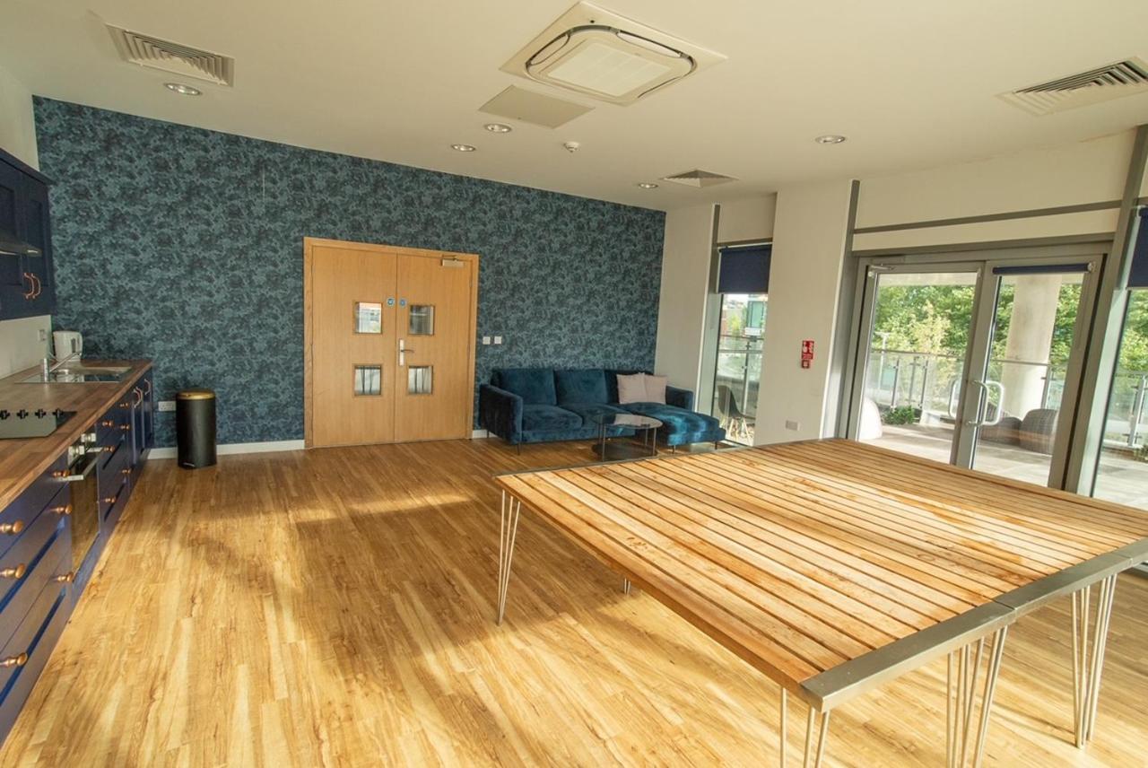 Hallsphere - Stunning Apartment Salford Quays Manchester Exterior photo