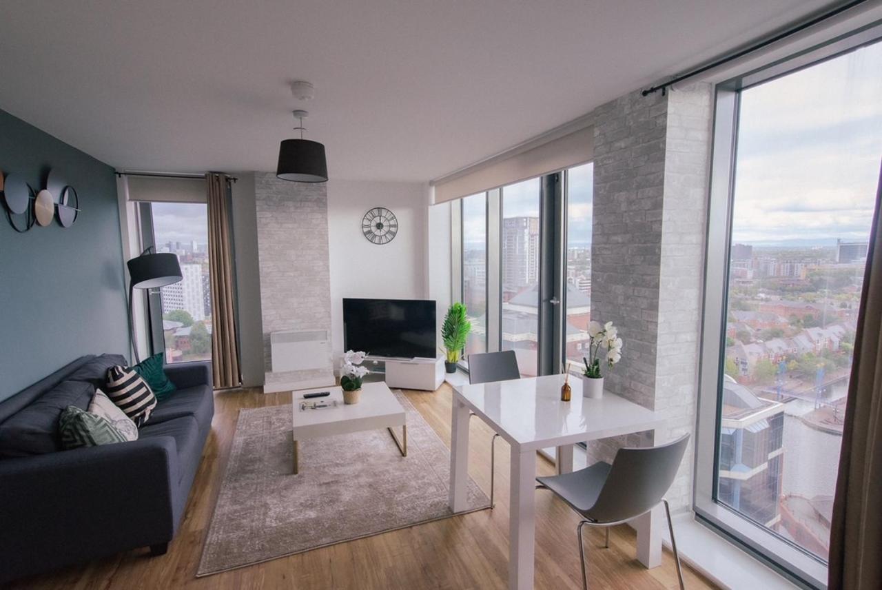 Hallsphere - Stunning Apartment Salford Quays Manchester Exterior photo